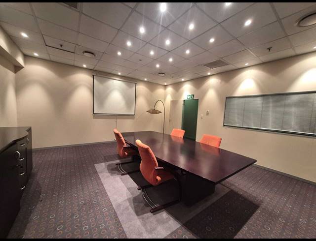 400M² OFFICE TO LET IN STEELEDALE